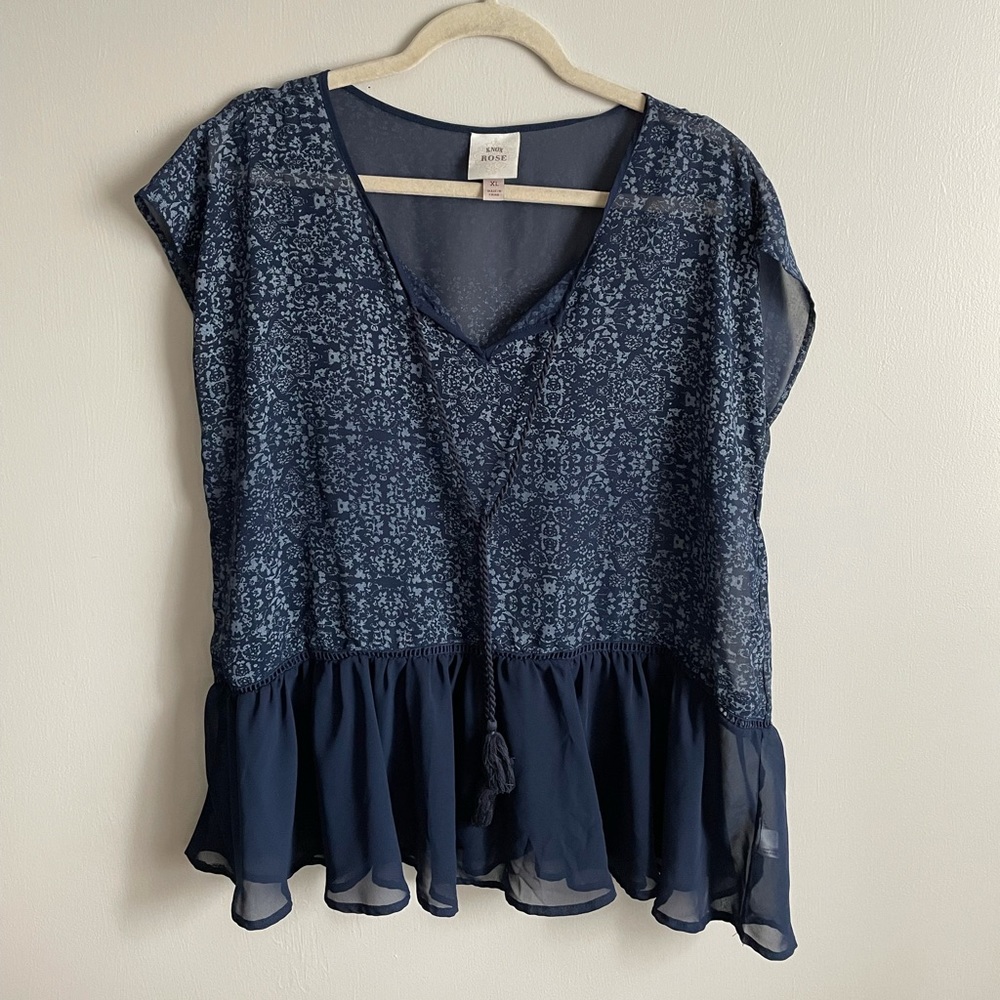 Sheer navy pattern short sleeve blouse